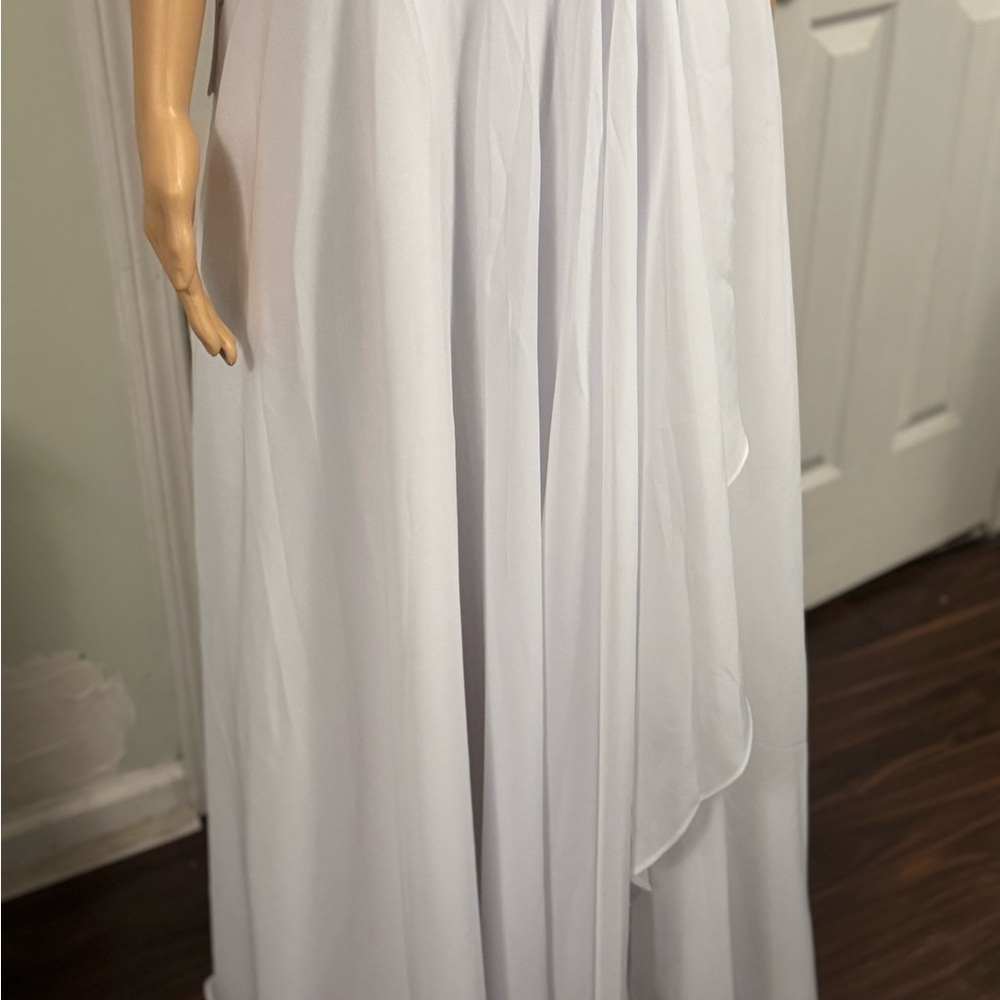 Elegant White Evening Gown - Picture 4 of 5